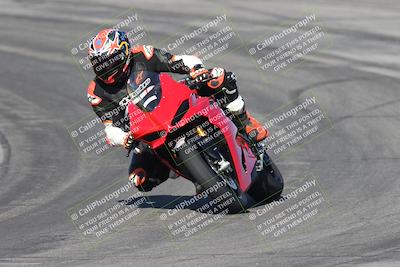 media/Nov-16-2025-Race Pace (Sun) [[8c5fa54630]]/Verified Riders/1-Turns 9 and 10 (925am)/